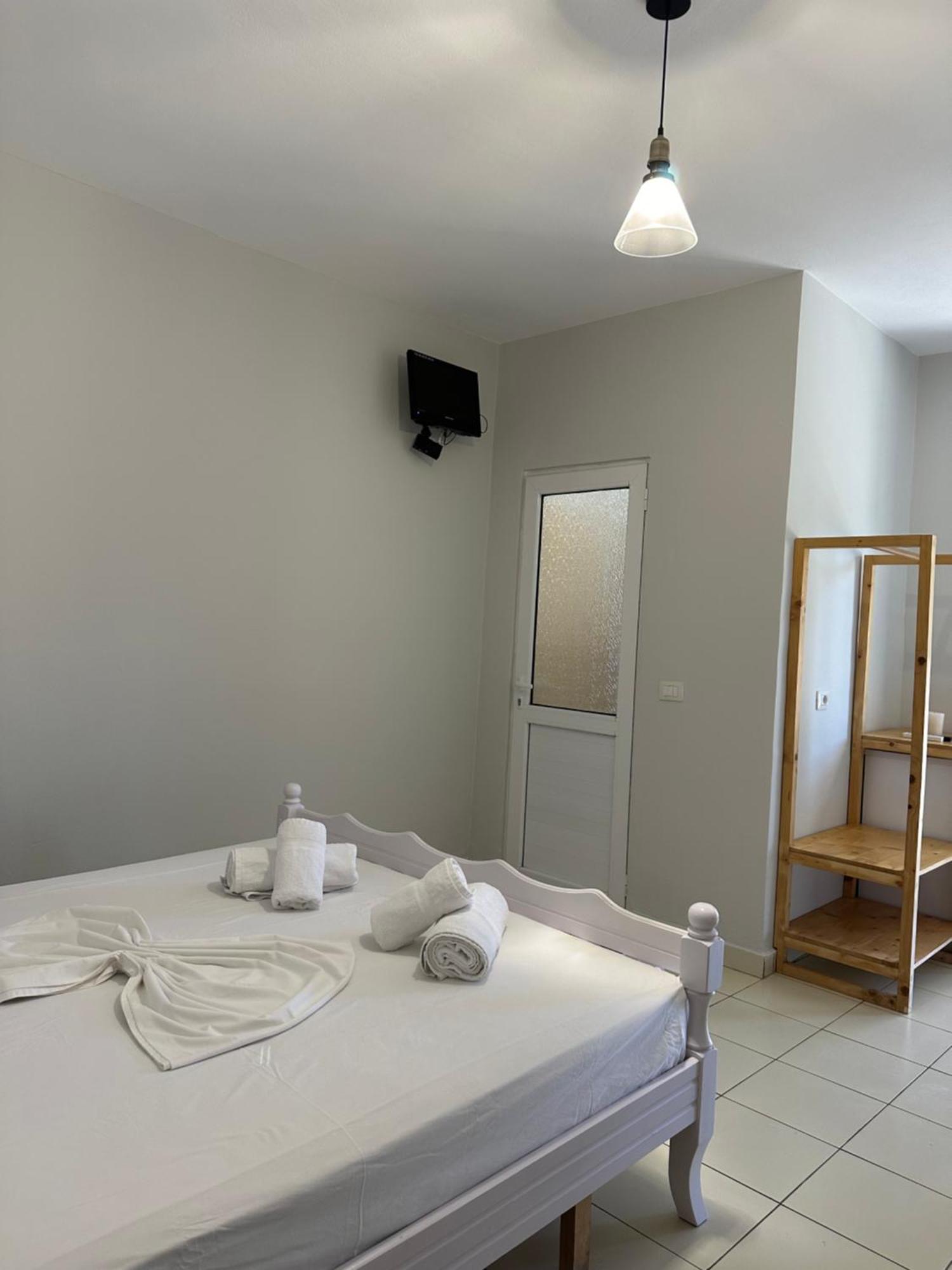 Bora Rooms Himare Exterior photo