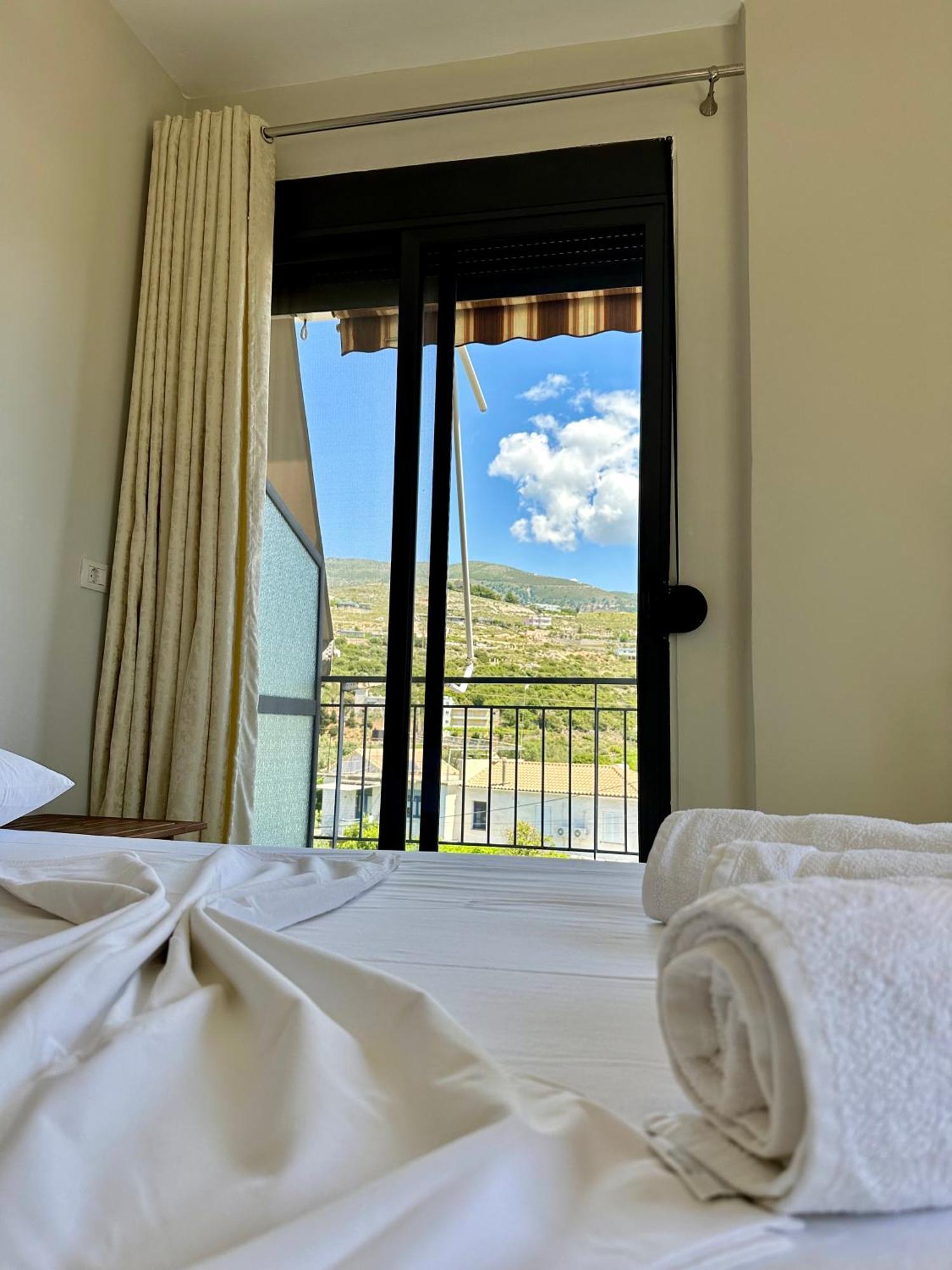 Bora Rooms Himare Exterior photo